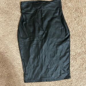 Black faux leather pencil bodycon skirt